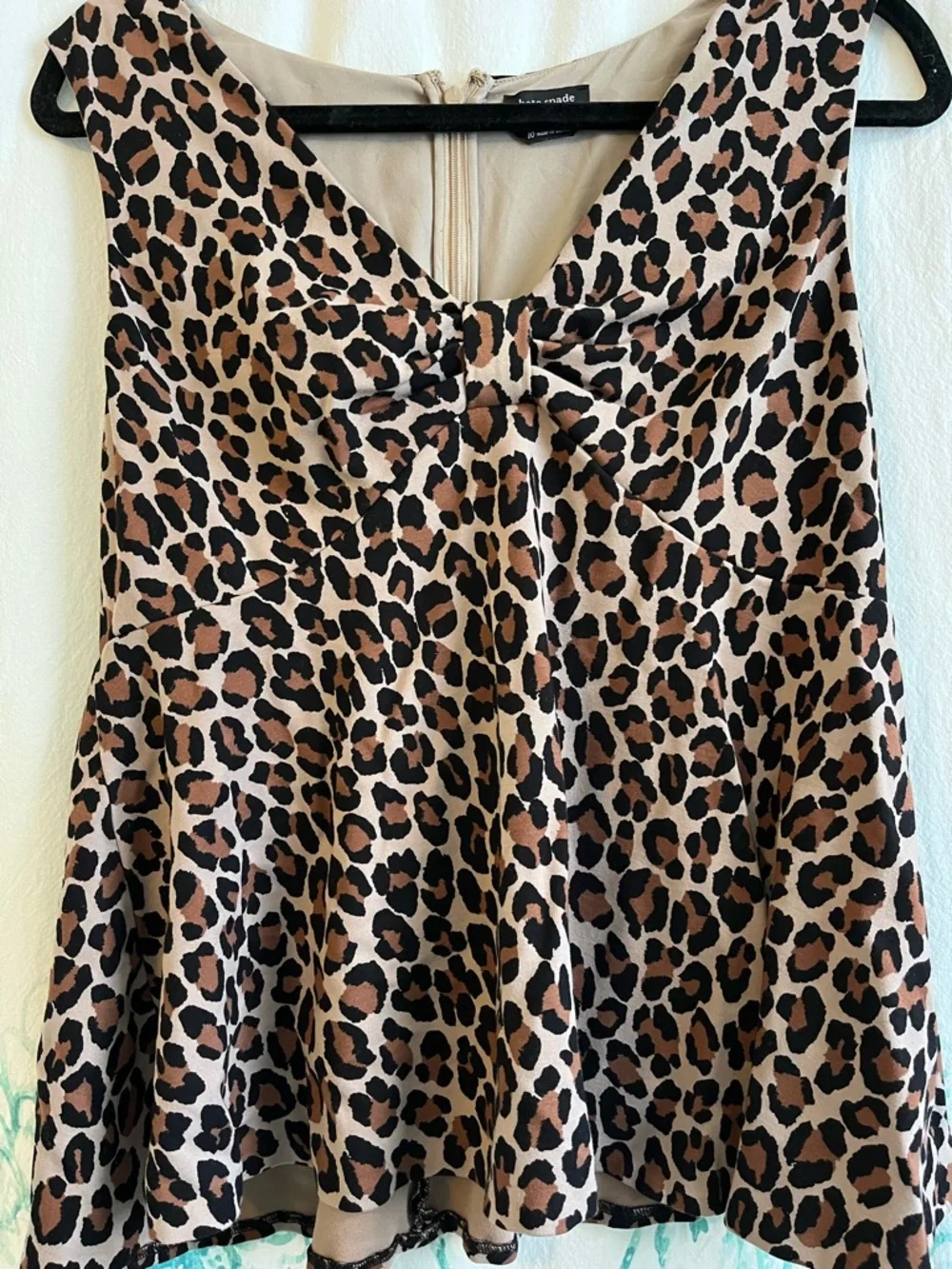 🐆🖤 **Kate Spade Leopard Print Tank – Effortless Chic with a Bold Twist** 🐆🖤